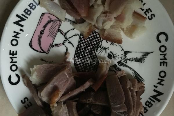 萝卜干炒腊肉的做法图解4
