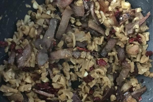 萝卜干炒腊肉的做法图解8
