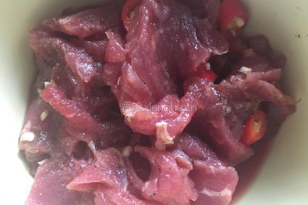 芹菜炒牛肉的做法图解2