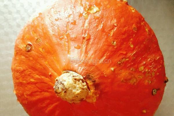 淡奶油拉花南瓜浓汤的做法图解1