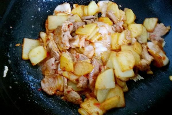 辣白菜炒土豆片的做法图解11
