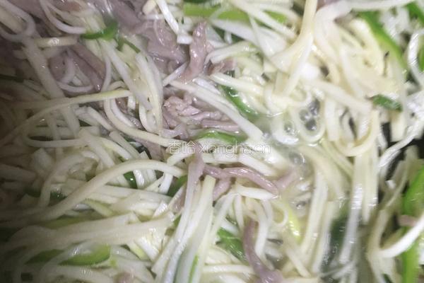 茭白青椒肉丝的做法图解15