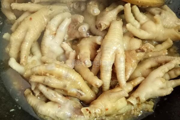 蒜香鸡脚的做法图解4