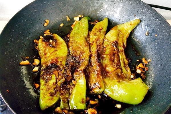 煎辣椒的做法图解6