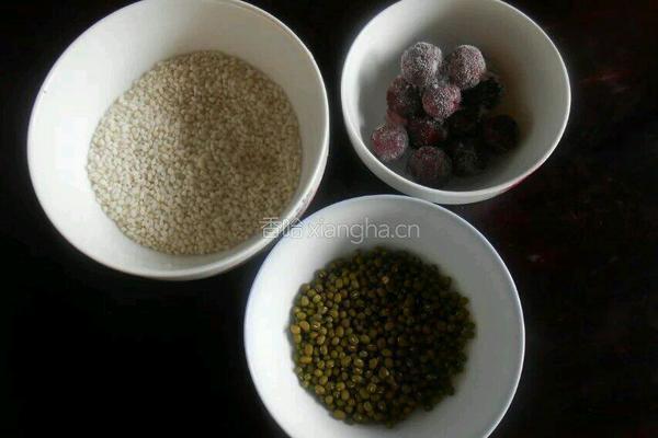 水果粥（杨梅糯米粥）的做法图解1