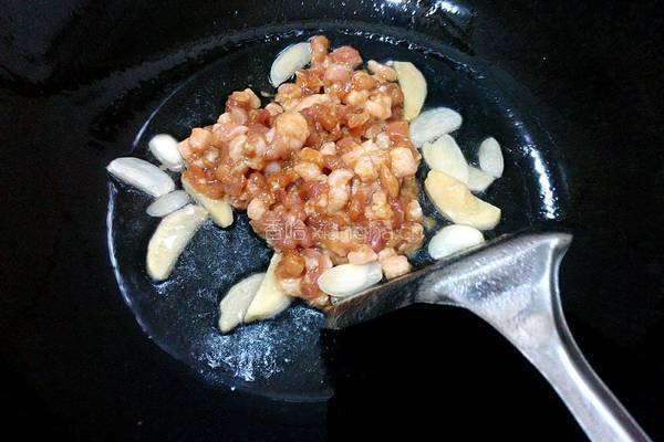 紫苏肉沫炒四季豆的做法图解4