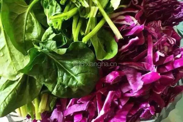 菜色手工面的做法图解1
