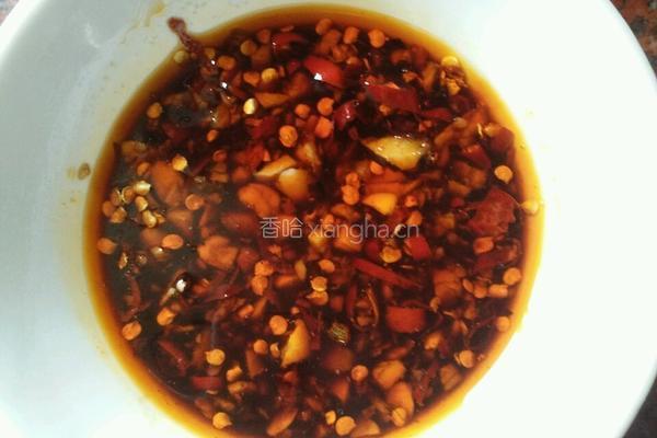 皮蛋拌黄瓜的做法图解3