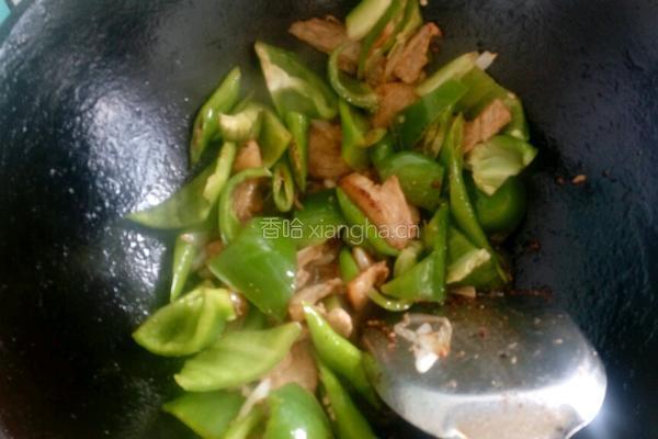 双椒炒肉的做法图解4