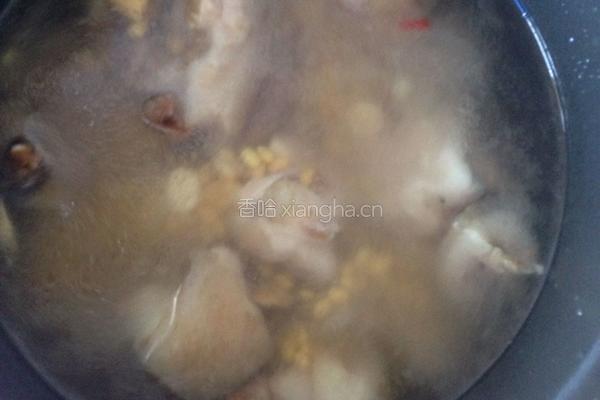 猪蹄尾巴黄豆汤的做法图解6