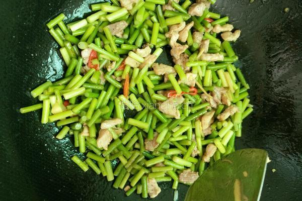 蒜苔炒肉的做法图解8