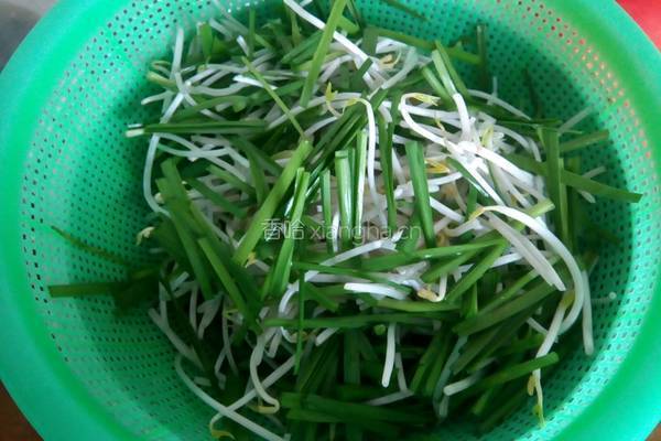 韭菜炒芽菜的做法图解2