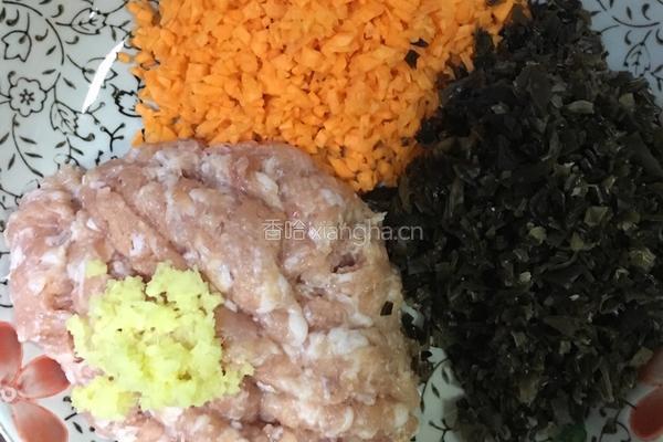 白菜猪肉卷的做法图解2