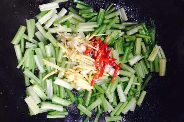 芹菜炒肉片的做法图解7