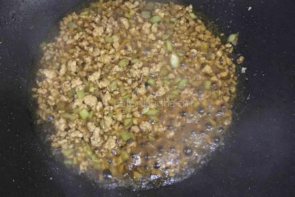 肉沫炖冻豆腐的做法图解5