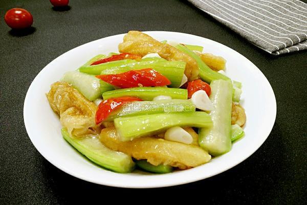 丝瓜炒油条的做法图解7