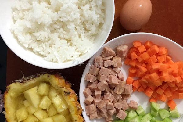 菠萝炒饭的做法图解4