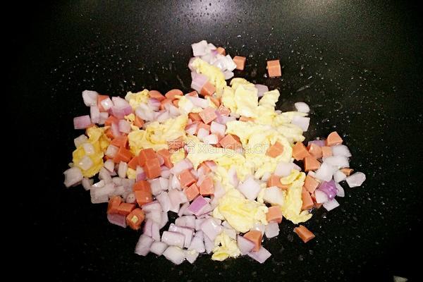 洋葱火腿炒饭的做法图解5