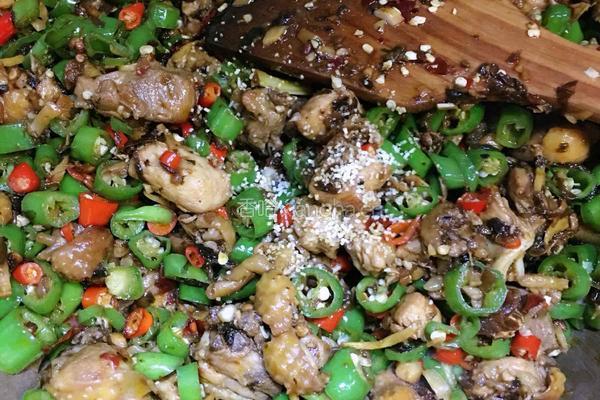 芽菜米双椒鸡的做法图解10