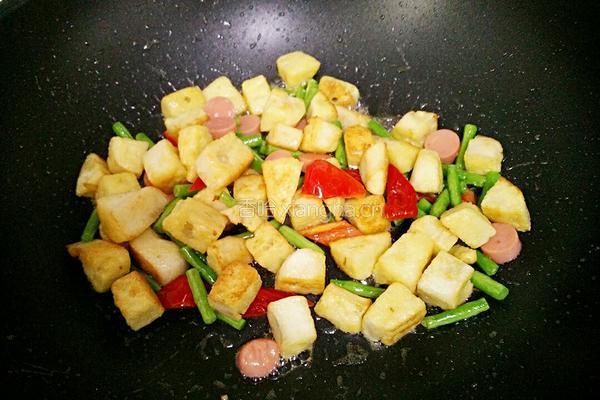 豆角火腿炒馒头的做法图解8