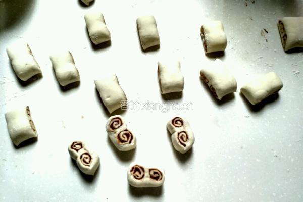 豆沙如意卷的做法图解7