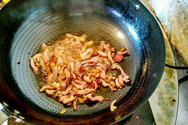 辣子青豆炒肉丝的做法图解3