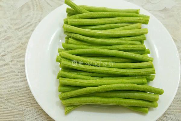 咸鱼炒豆角的做法图解4
