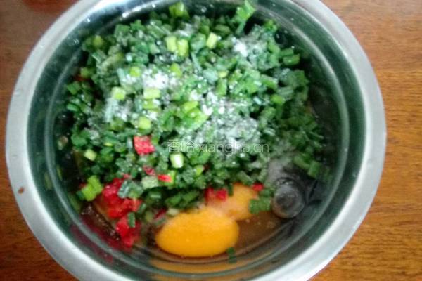 韭菜花炒蛋的做法图解3