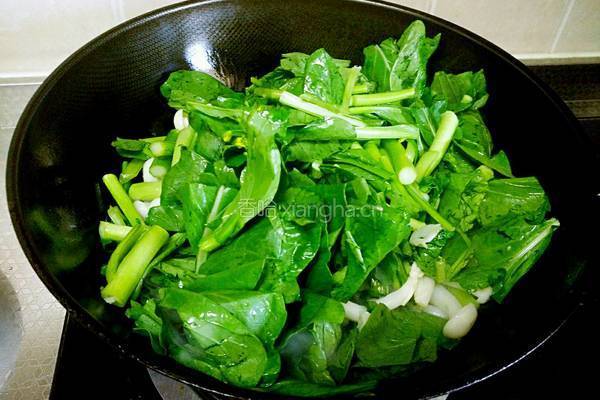 海鲜菇炒菜心的做法图解5