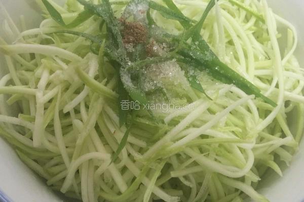 生拌西葫芦的做法图解3