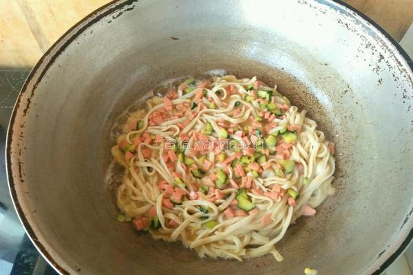 香煎面条的做法图解4