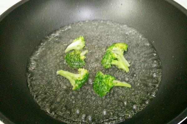鲍汁小花菇的做法图解3