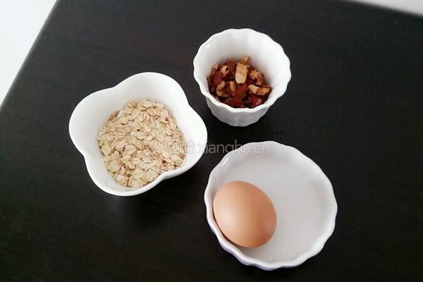 鸡蛋红枣燕麦粥的做法图解1