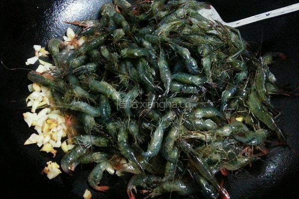 油爆小河虾的做法图解4