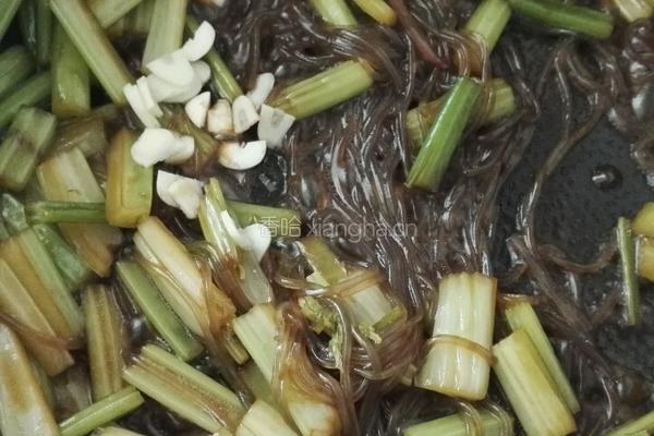 芹菜粉条的做法图解8