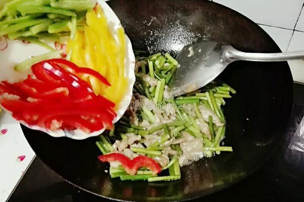 肉片蒜苔的做法图解8
