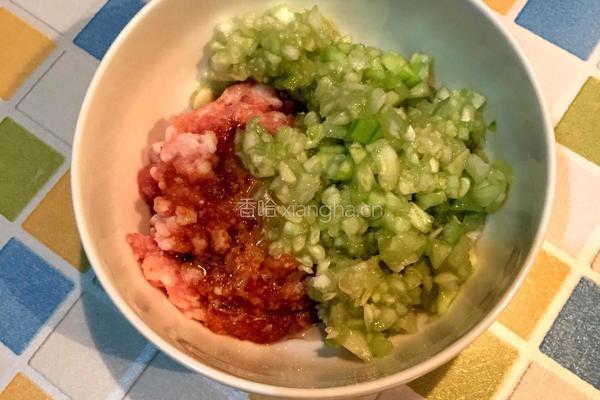 丝瓜酿肉馅的做法图解3