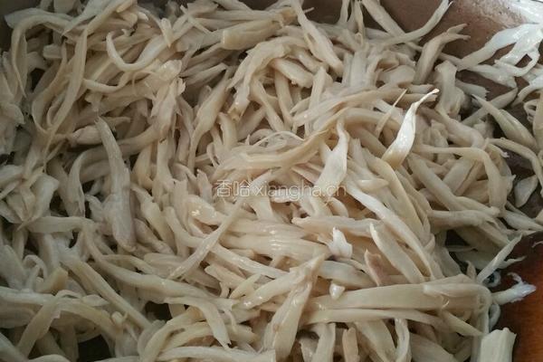 干煸杏鲍菇的做法图解3
