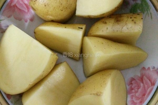 土豆香菇肉末饼的做法图解1