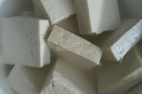 豆腐鲫鱼汤的做法图解1