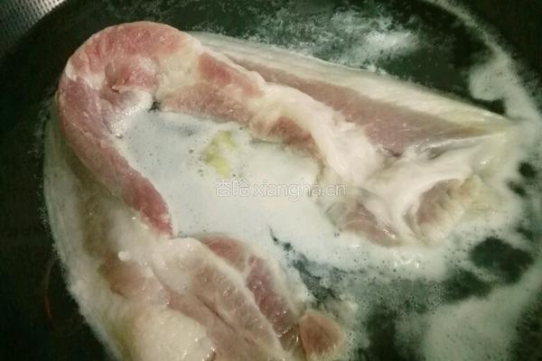 蒜泥白肉的做法图解1