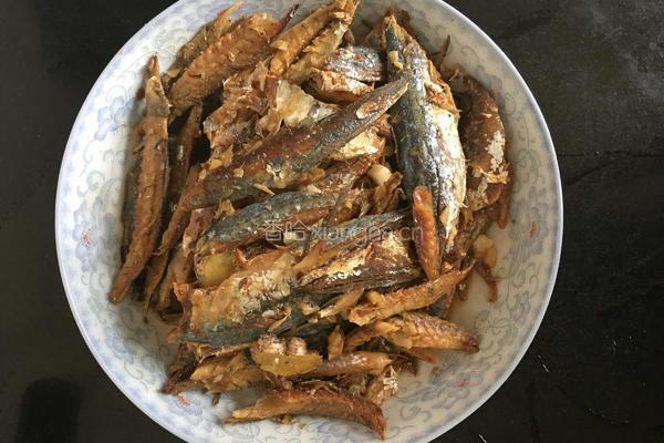 炒巴浪鱼干的做法图解4