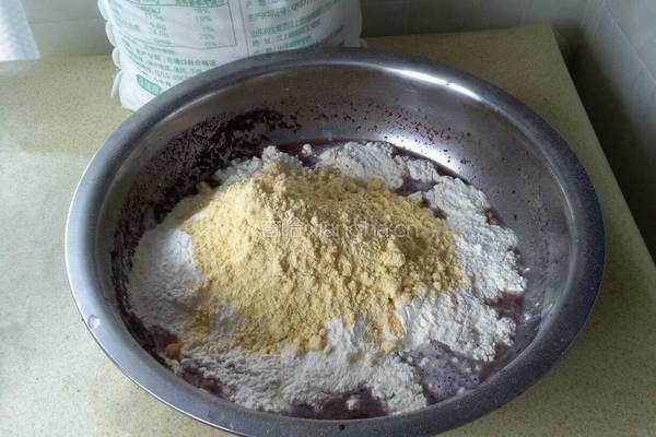 桑椹果酱杂粮饼的做法图解1