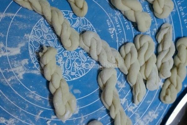 叶氏麻花的做法图解2