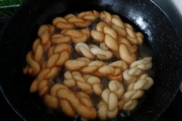 叶氏麻花的做法图解4