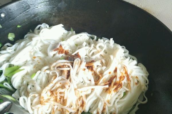 牛肉炒粿条的做法图解11