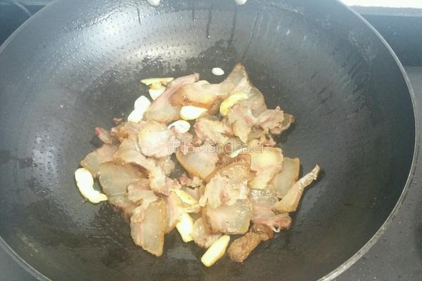 泡椒腊肉的做法图解2