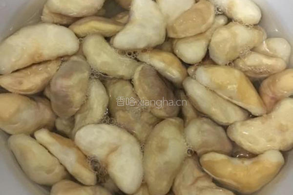 甜菱角的做法图解1