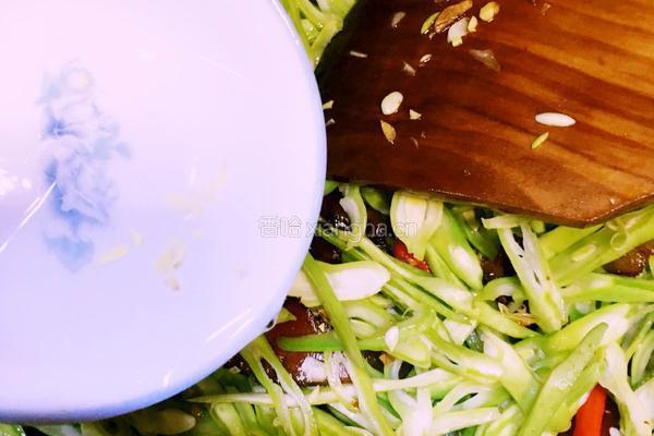 四季豆炒腊肉的做法图解8