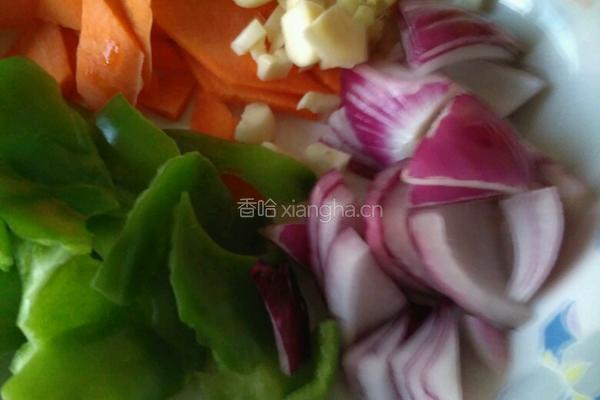 肉炒土豆片青椒的做法图解2